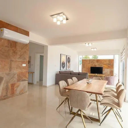 Coral Elite Residences *