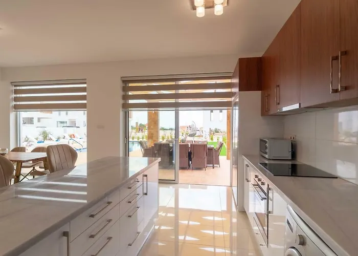 Coral Elite Residences Coral Bay